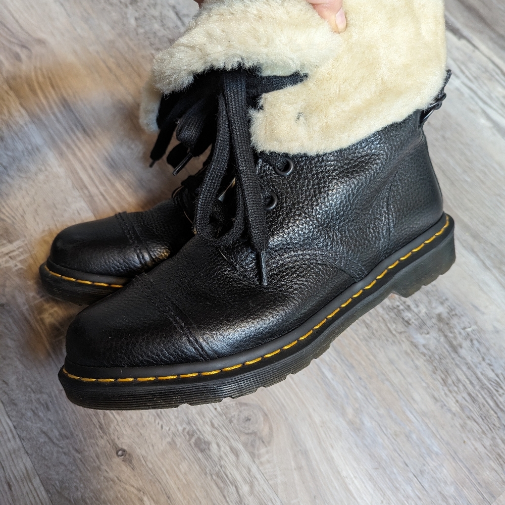 Dr. Martens Aimilita fur lined leather boots Men's 9 or Women's 11 - Picture 4 of 11